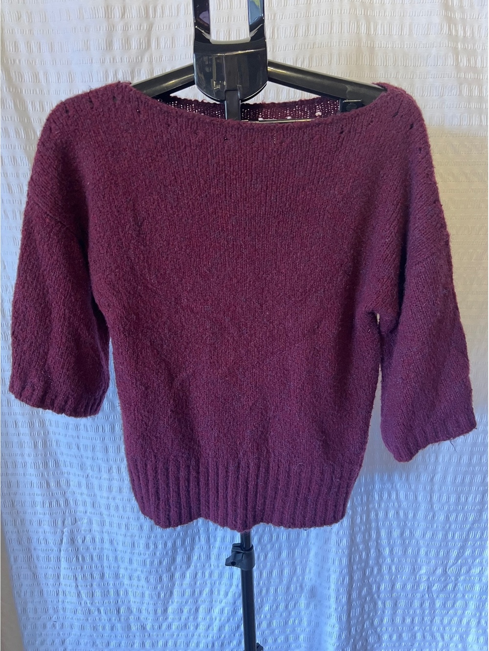 Classiques Entier Burgundy Textured Knit Sweater – M
